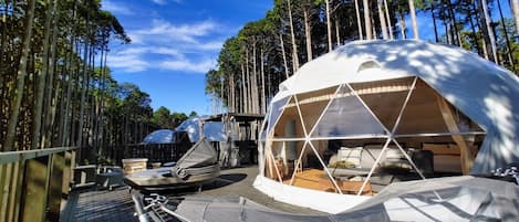 Comfort Twin kamer, niet-roken, uitzicht op bergen | Luxe beddengoed, donsdekens, een bureau, gratis wifi