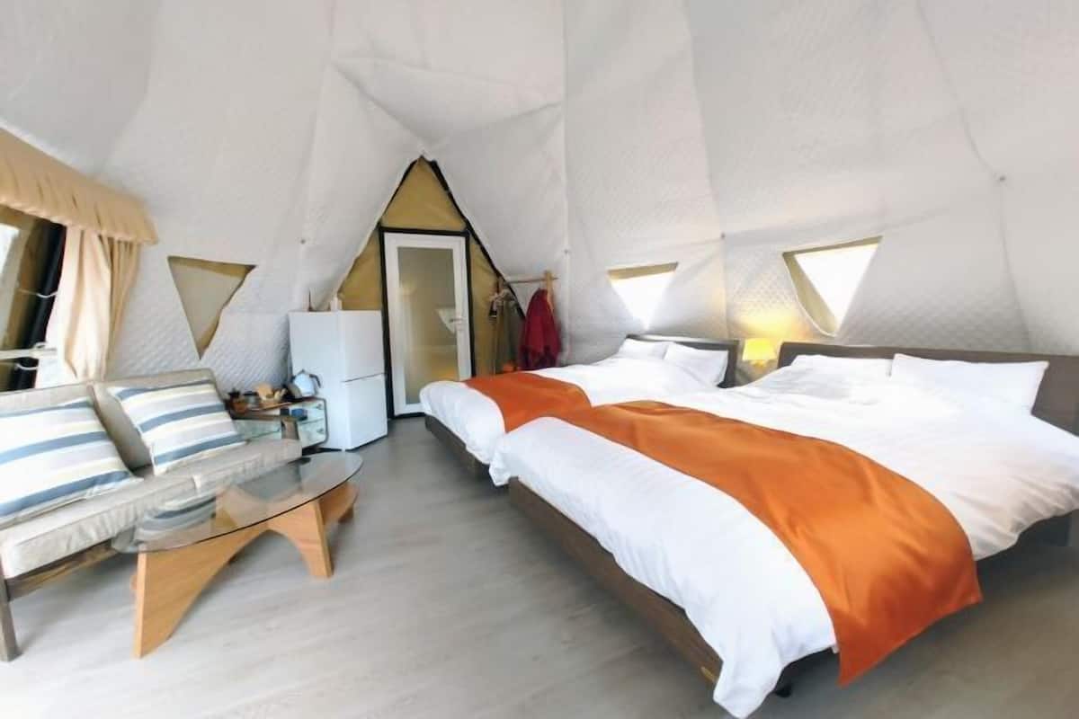 Premium bedding, down duvets, desk, free WiFi