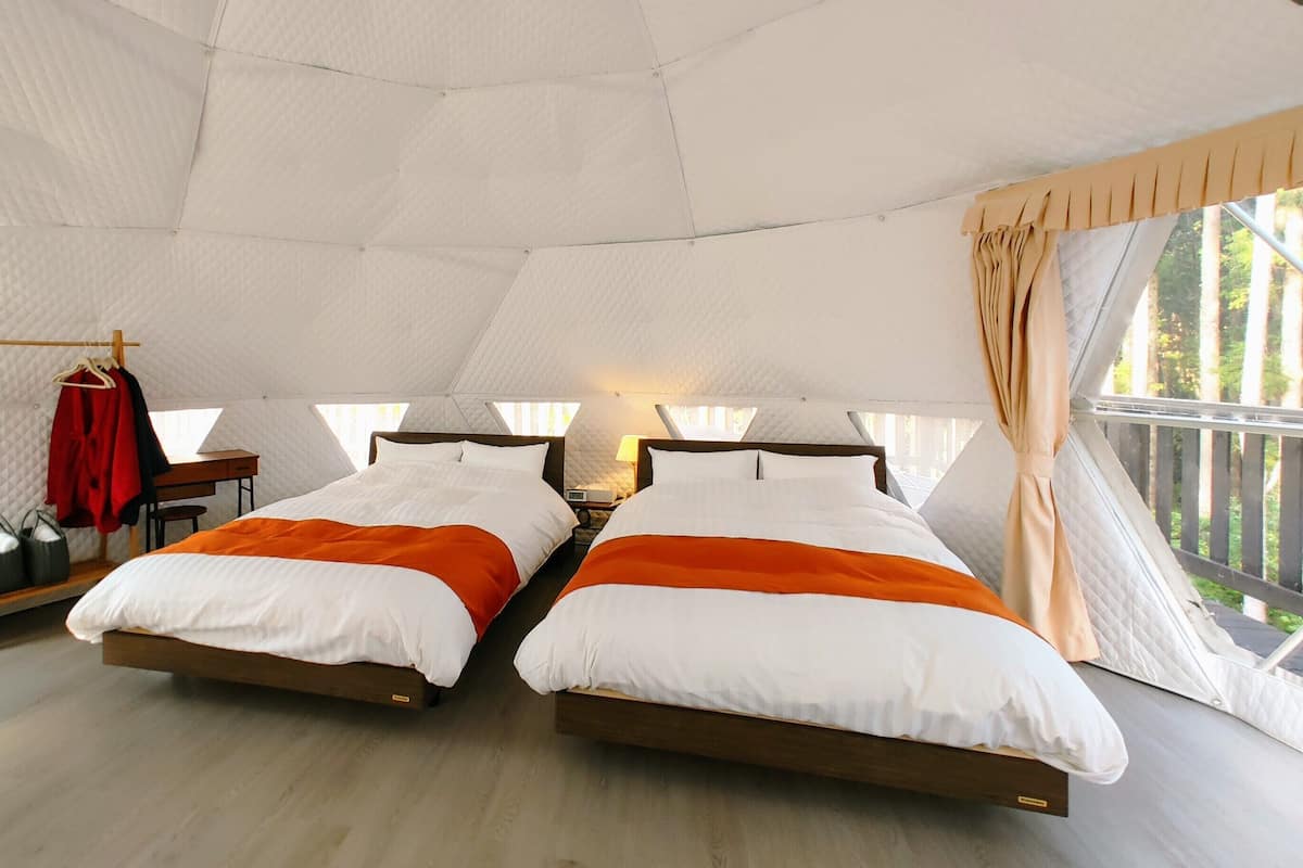 Premium bedding, down duvets, desk, free WiFi