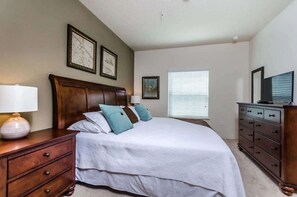 4 Schlafzimmer, Bügeleisen/Bügelbrett, Reisekinderbett, kostenloses WLAN