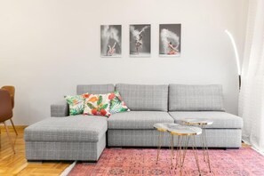 Apartment, Balcony | Living area | Flat-screen TV - Luxury 3 by OTOTO (Thessaloniki)