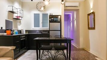 Hervidor eléctrico y tostadora