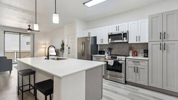 Fridge, microwave, oven, stovetop