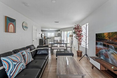Spacious 4BR 2.5BATH Near IAH Airport