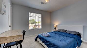 4 bedrooms, iron/ironing board, WiFi, bed sheets