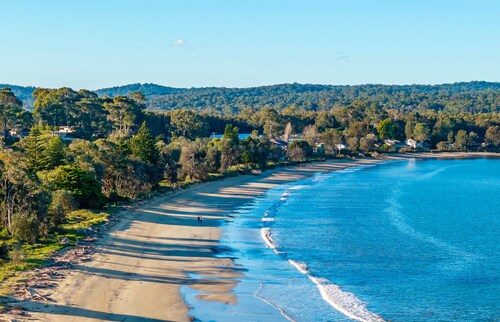 Steps to Beach & Local Shops | Myamba Sands