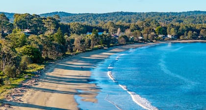 Steps to Beach & Local Shops | Myamba Sands