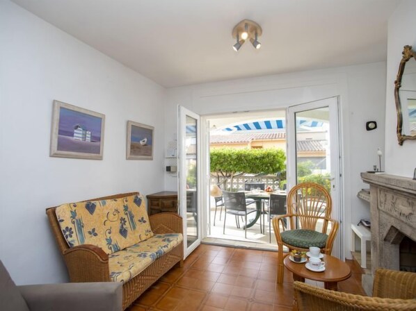 Ferienhaus, 4 Schlafzimmer, Terrasse | Wohnzimmer