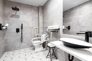 Comfort Apartment, 1 Bedroom | Bathroom | Hair dryer, towels, soap, shampoo - Apartamentos Avenida Tropical by Bossh (Salobreña)