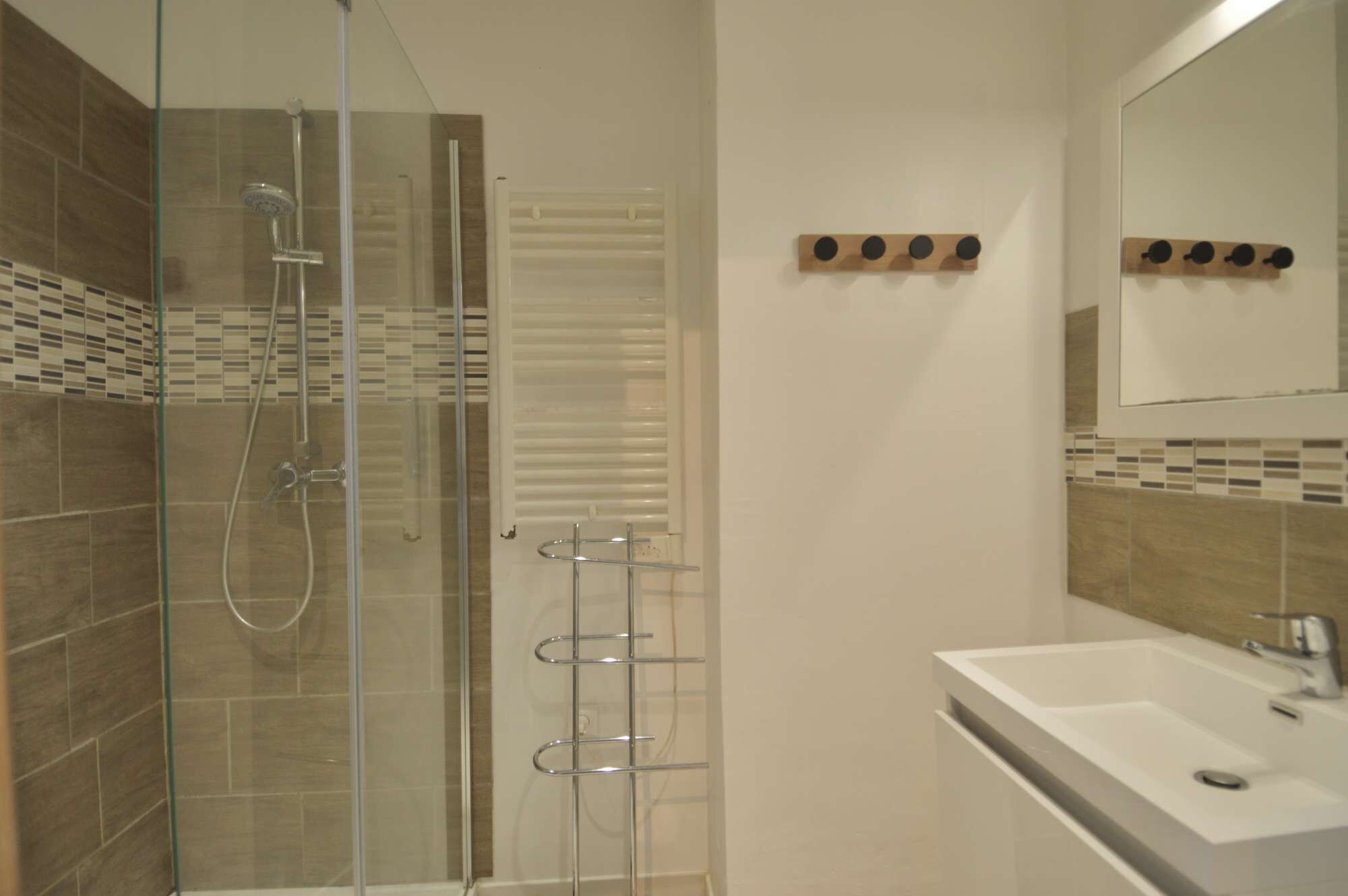 淋浴設備、提供毛巾