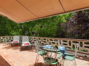 Hus - 4 soveværelser - terrasse | Udendørs spisemuligheder
