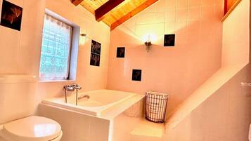 Appartement, 3 chambres | Salle de bain