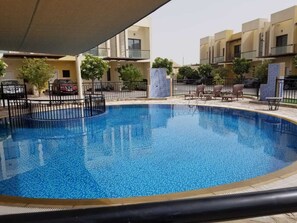 Pool - Spacious 3bhk Villa Townhouse in Dubai (Dubai)