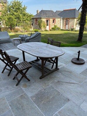 屋外ダイニングエリア