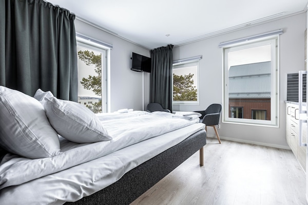 Double Room, Kitchen | Desk, laptop workspace, blackout curtains, soundproofing