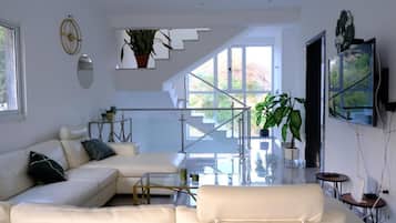 Villa, 3 chambres, fumeurs, balcon | Salle de séjour