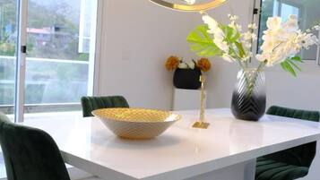 Villa, 3 Bedrooms, Smoking, Balcony | Dining room