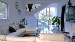 Villa, 3 Bedrooms, Smoking, Balcony | Living room - Villa Nayeli Luxury and Simplicity (Sao Lourenco dos Orgaos)