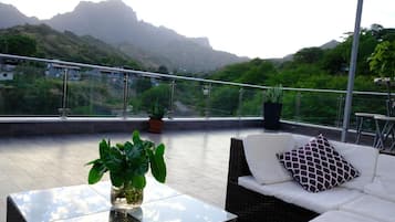 Villa, 3 habitaciones, para fumadores, balcón | Balcón