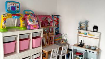 Vila, 3 quartos, para fumantes, sacada | Área infantil