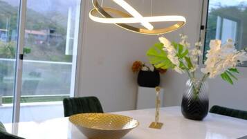 Villa, 3 Bedrooms, Smoking, Balcony | Dining room