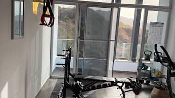 Villa, 3 habitaciones, para fumadores, balcón | Sala de fitness