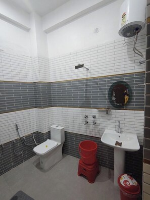 Bathroom - Kharari Guesthouse  (Faizabad)