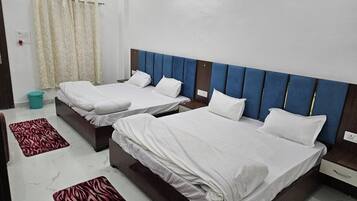 Deluxe Quadruple Room | Free WiFi