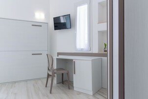 Caja de seguridad en la habitación y sistema de insonorización 