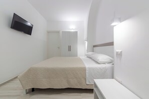 Classic Room | In-room safe, soundproofing, free WiFi - B&B SOLE (Ugento)
