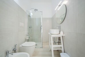 Family Room, Balcony, City View | Bathroom - B&B SOLE (Ugento)