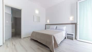 خزنة داخل الغرفة وتجهيزات عازلة للصوت وواي فاي مجانًا