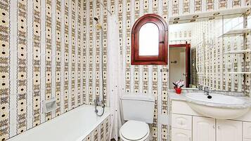 House, 3 Bedrooms, Terrace | Bathroom