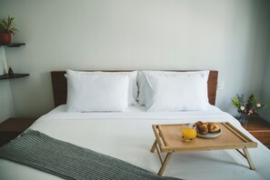 2 Schlafzimmer, Schreibtisch, Bügeleisen/Bügelbrett, Reisekinderbett