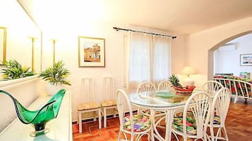Casa, 5 habitaciones, terraza | Restauración