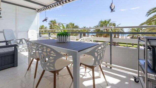 Casa, 3 quartos, terraço | Sacada