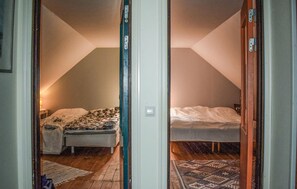 3 bedrooms, iron/ironing board, free WiFi