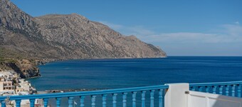 Studio Apartment 'Double No 2' with Sea View, Wi-Fi and Air Conditioning