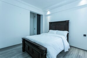 4 chambres, fer et planche à repasser, Wi-Fi, draps fournis