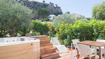 Luxury Apartment, Hot Tub, Garden Area