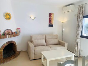 Maison, 2 chambres | Coin séjour