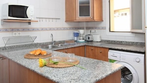 Rumah, 2 kamar tidur, teras | Dapur pribadi
