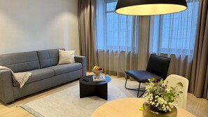 Apartamento de lujo, 1 cama de matrimonio, cocina (with Sofabed, Full Kitchen) | Sistema de insonorización, wifi gratis, ropa de cama