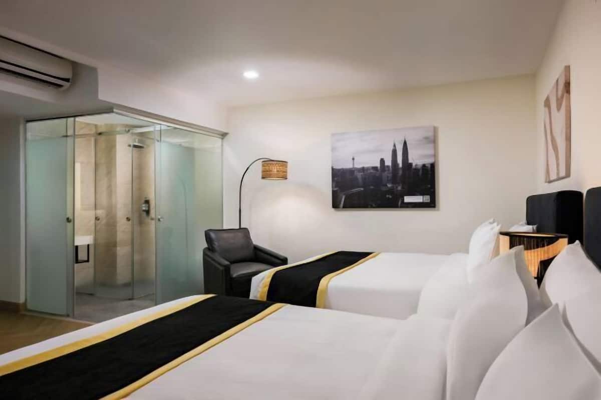 Iron/ironing board, free WiFi, bed sheets