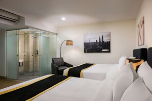 Chambre Familiale | Chambres insonorisées, fer et planche à repasser, Wi-Fi gratuit