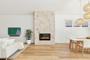 Interior - Cove Beach House by Coast Hosting (Umina Beach)