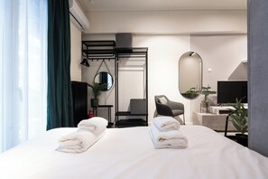 Luxury-Studiosuite, Balkon | Individuell dekoriert, individuell eingerichtet, Bügeleisen/Bügelbrett