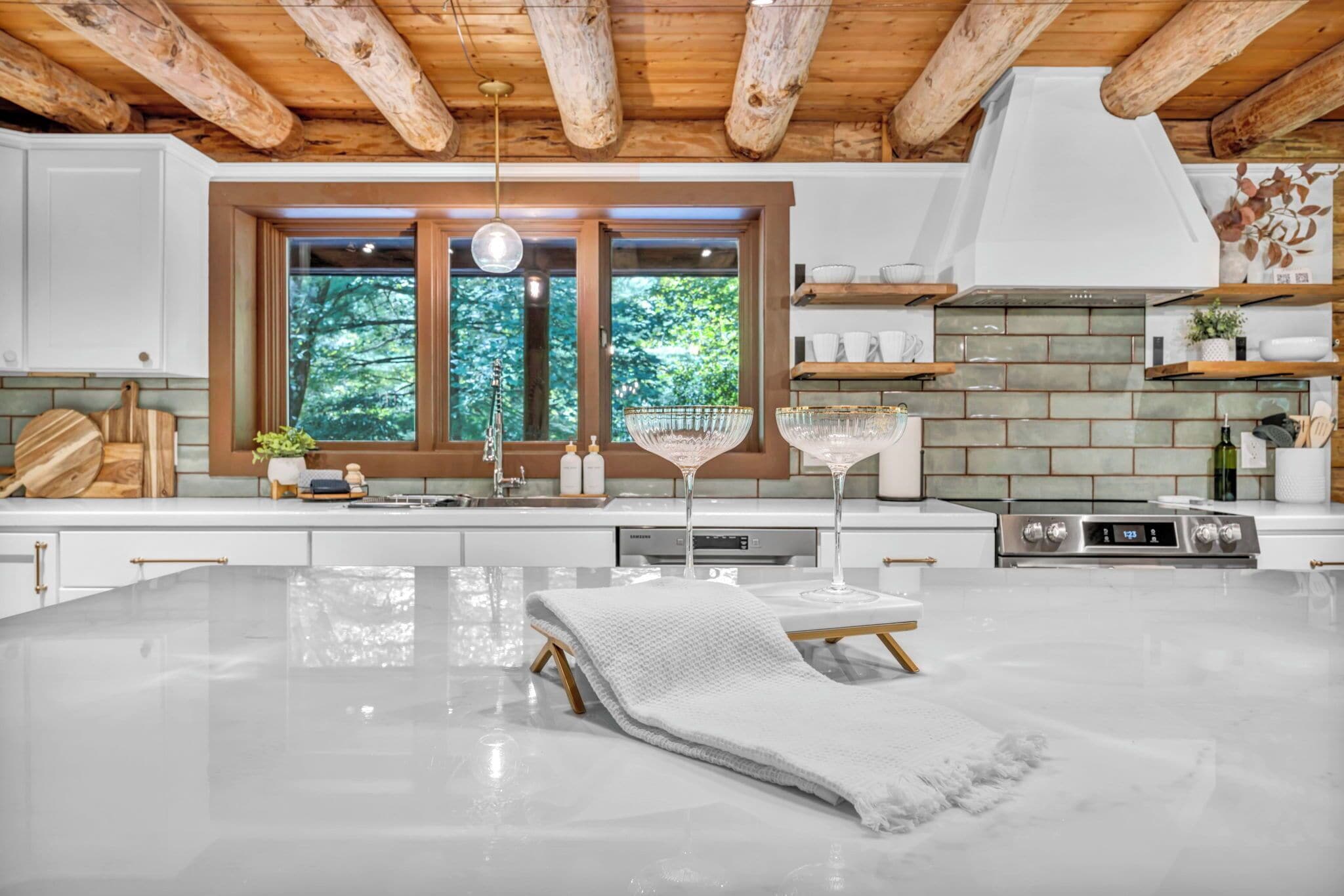 雪櫃、微波爐、焗爐、爐具