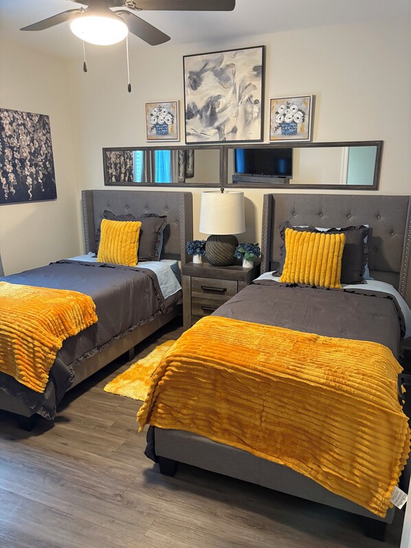 3 bedrooms, iron/ironing board, WiFi, bed sheets