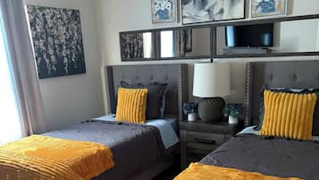 3 bedrooms, iron/ironing board, WiFi, bed sheets
